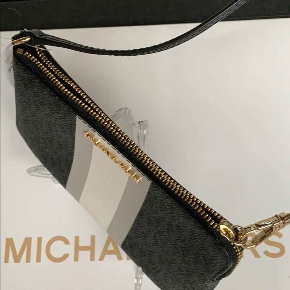 Michael Kors Jet Set Travel Lg Top Zip Wrislet